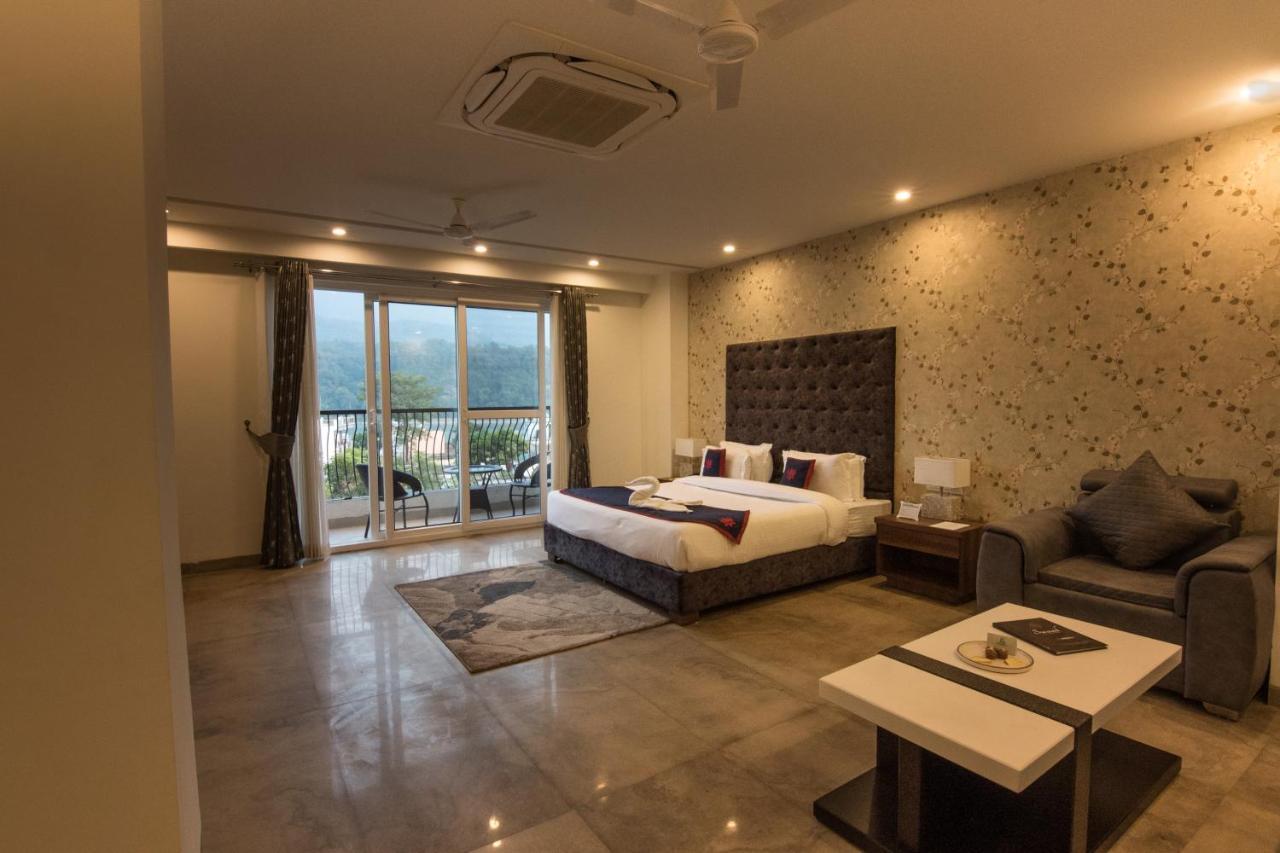 Holywater Hotel By Ganga Kinare #150 Mts From Ganga Ghat Rishikesh Ngoại thất bức ảnh