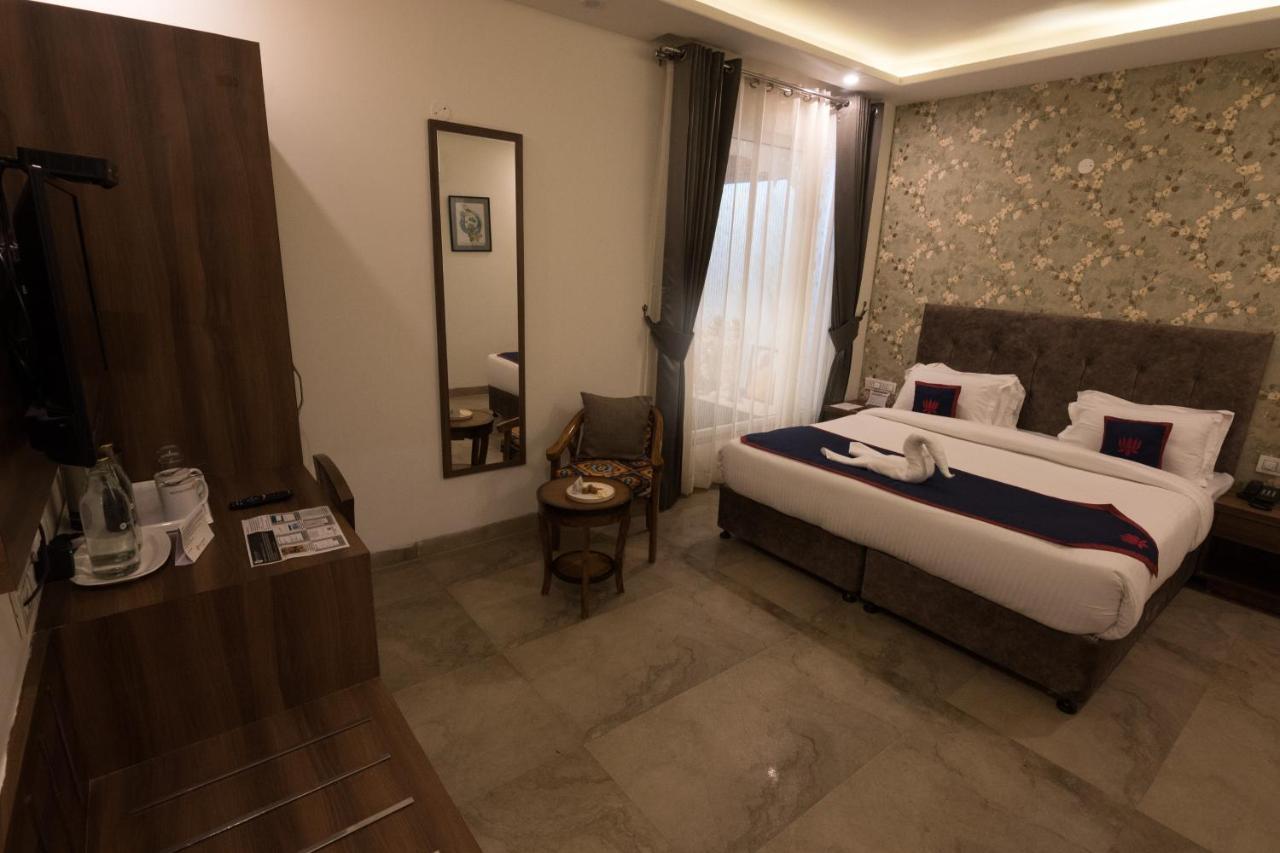 Holywater Hotel By Ganga Kinare #150 Mts From Ganga Ghat Rishikesh Ngoại thất bức ảnh
